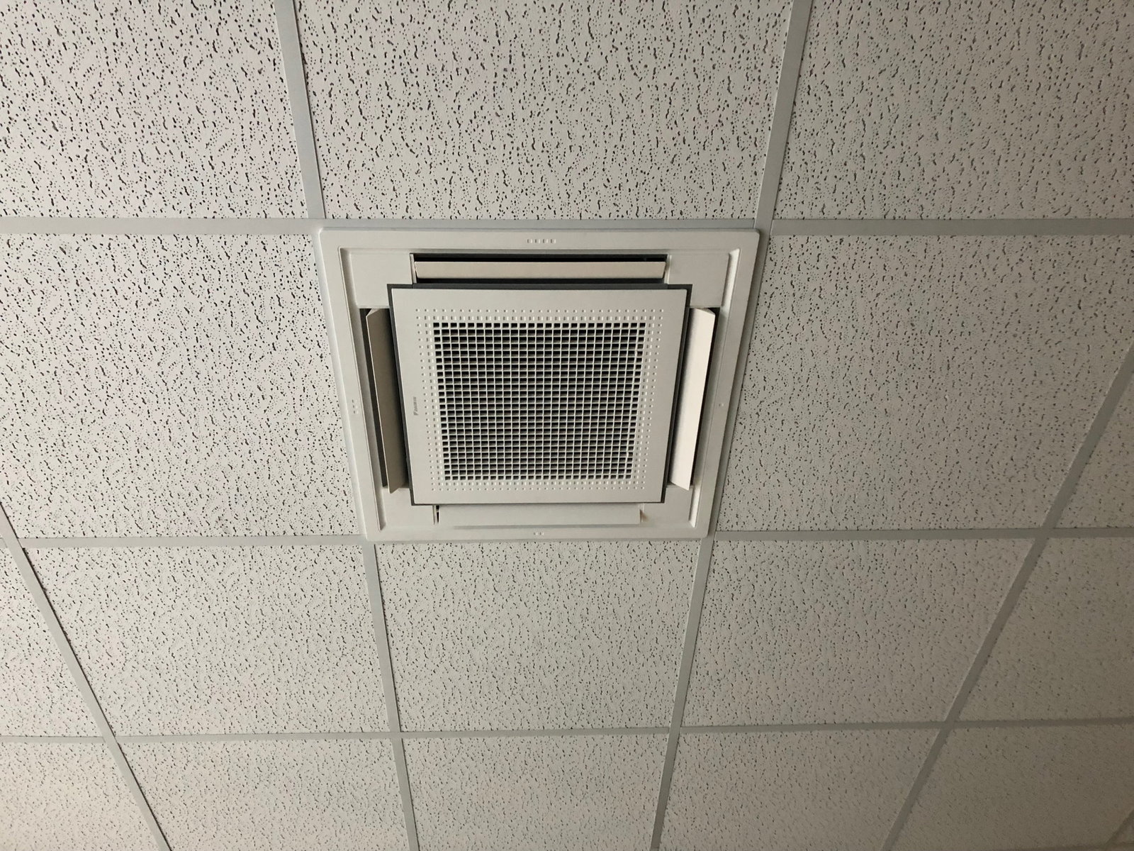 Klimaanlage and er Decke